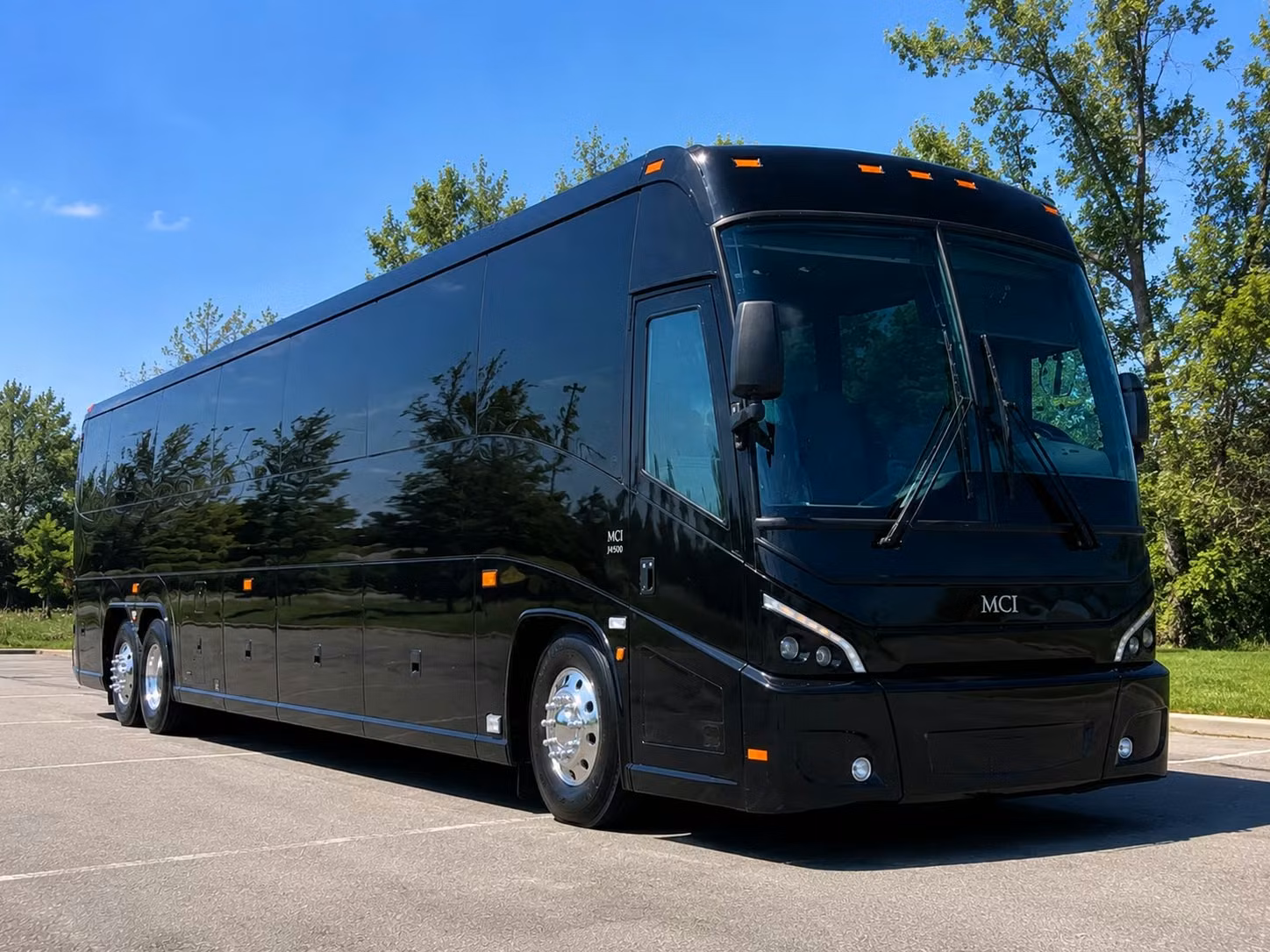 charter buses for victoria college and uhv campus tour transportation