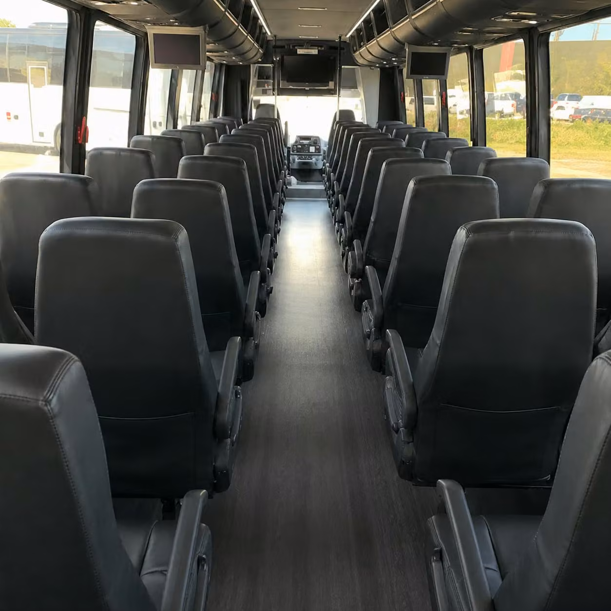 victoria 28 passenger minibus rental